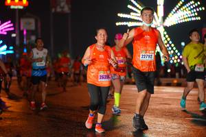 BIB: 0600, 22792, 26356, 21677
                            <button type="button" onclick="openModal(16563940)" class="btn btn-primary btn-sm float-right btn-popup" data-toggle="modal" data-target=".modal-high-quality">
                        <i class="fas fa-shopping-cart"></i> Add to Cart
                    </button>
                                            <button type="button" onclick="isThisMe(16563940, true)" class="btn btn-success btn-sm float-right btn-popup btn-isme hidden" data-toggle="tooltip" data-placement="bottom" title="นี่คือรูปของคุณใช่ไหม คลิกที่นี่เพื่อเอาเข้าอัลบั้ม">
                        <i class="fas fa-plus"></i> Add to album
                    </button>
                    <button type="button" onclick="isThisMe(16563940, false)" class="btn btn-warning btn-sm float-right btn-popup btn-isnotme hidden">
                        <i class="fas fa-ban"></i> Remove from album
                    </button>